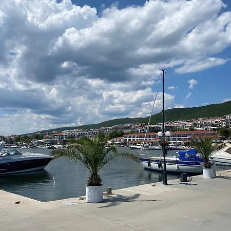 Horizon 4 'а' Апартамент *